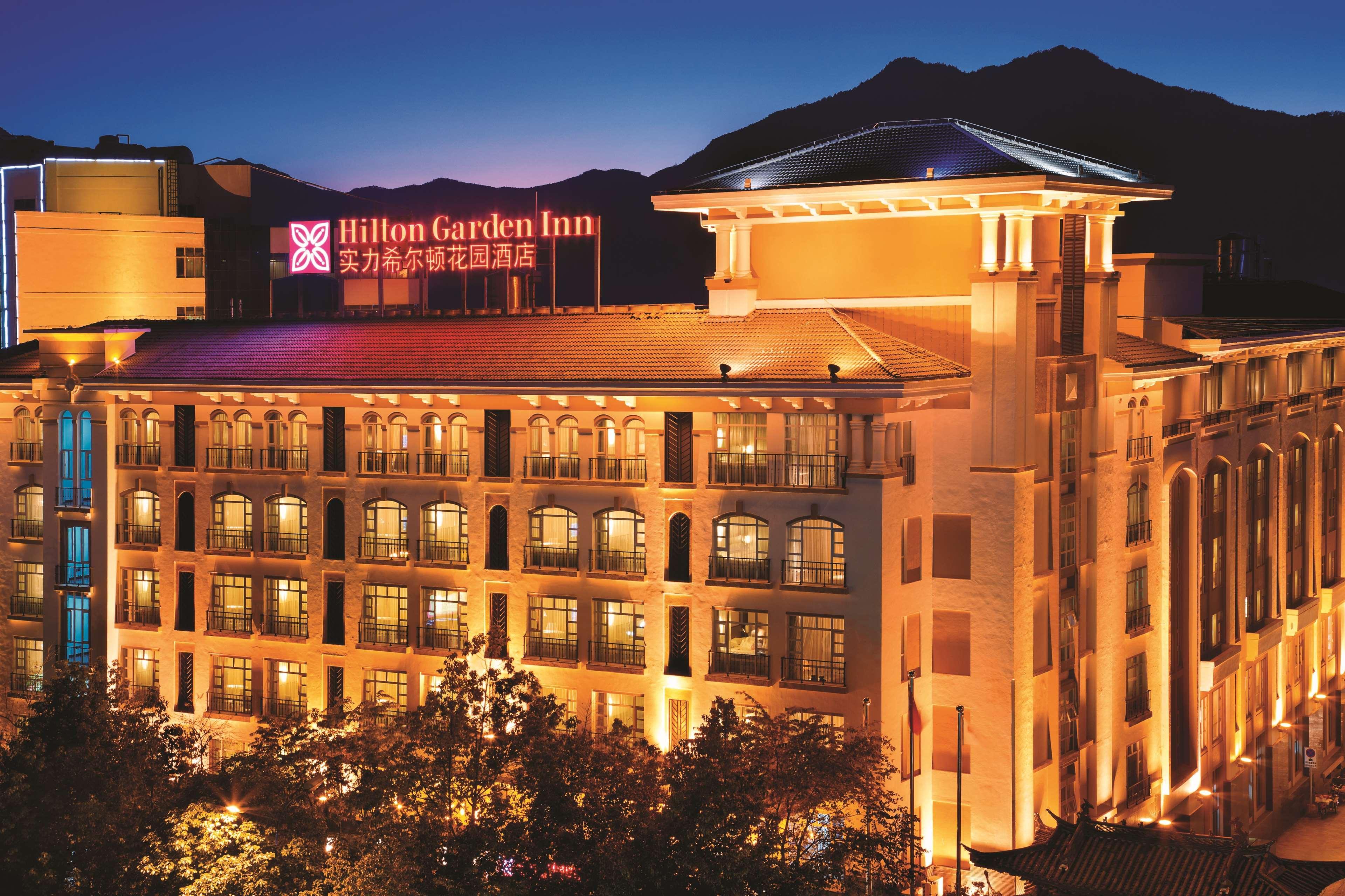 ליג'יאנג Hilton Garden Inn Lijiang מראה חיצוני תמונה